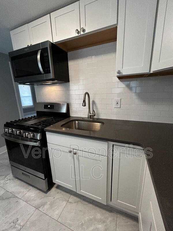 Building Photo - 96 Walworth St