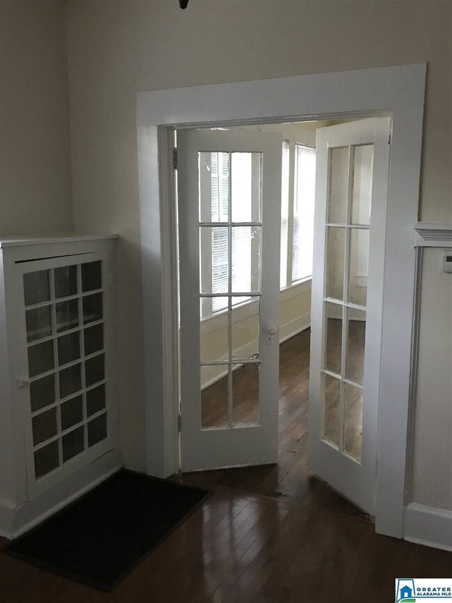 Building Photo - 1427 11th St S