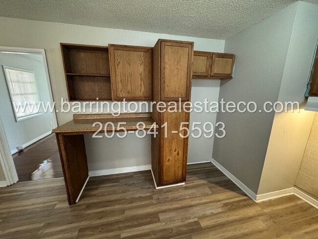 Foto del edificio - 216 Sanford Dr