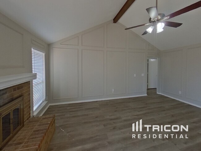 Building Photo - 909 Meadowdale Dr