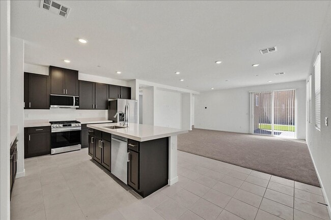 Foto del edificio - Brand new single-story home located in the desirable Sky Canyon