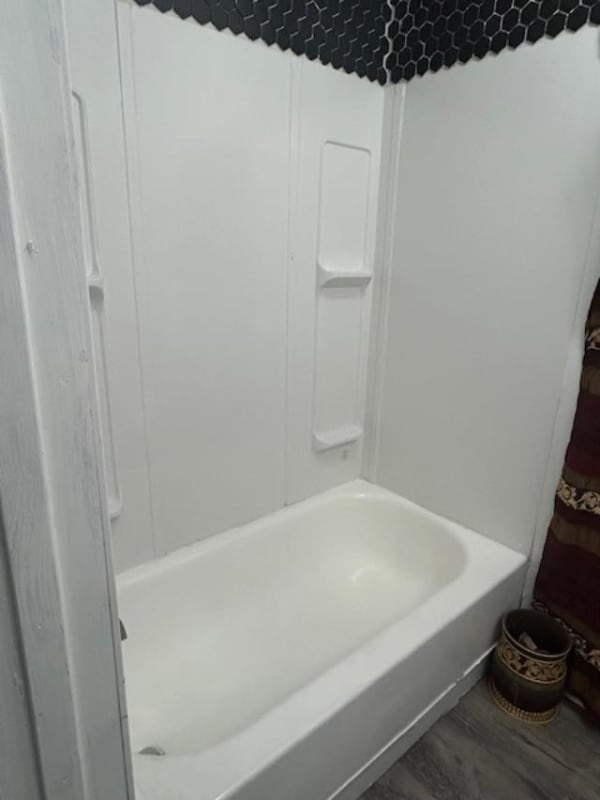 Building Photo - 358 Arthur St