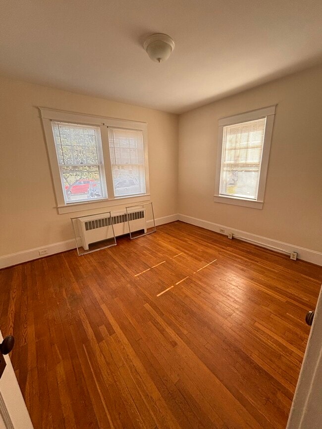 Building Photo - 413 Bunker Hill St