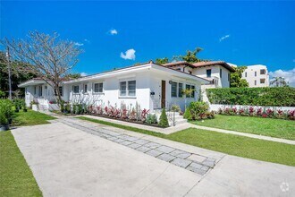 Building Photo - 1704 S Le Jeune Rd
