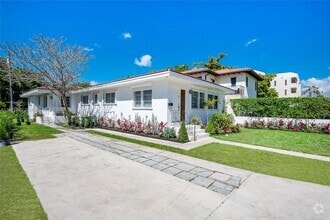 Building Photo - 1704 S Le Jeune Rd