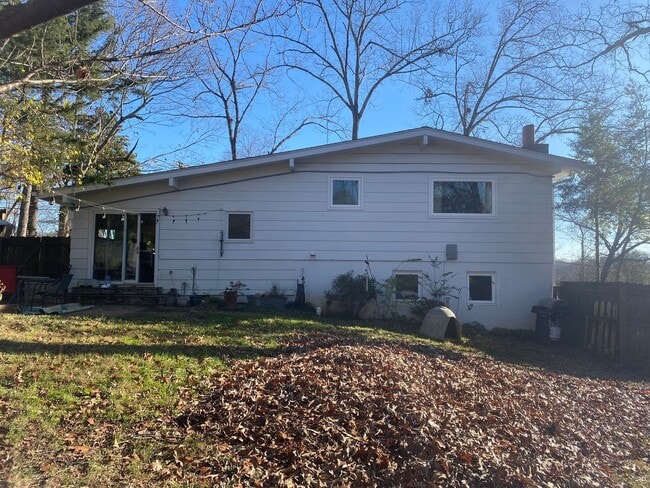 Building Photo - Cozy West Knoxville 3BR/1.5BA Home