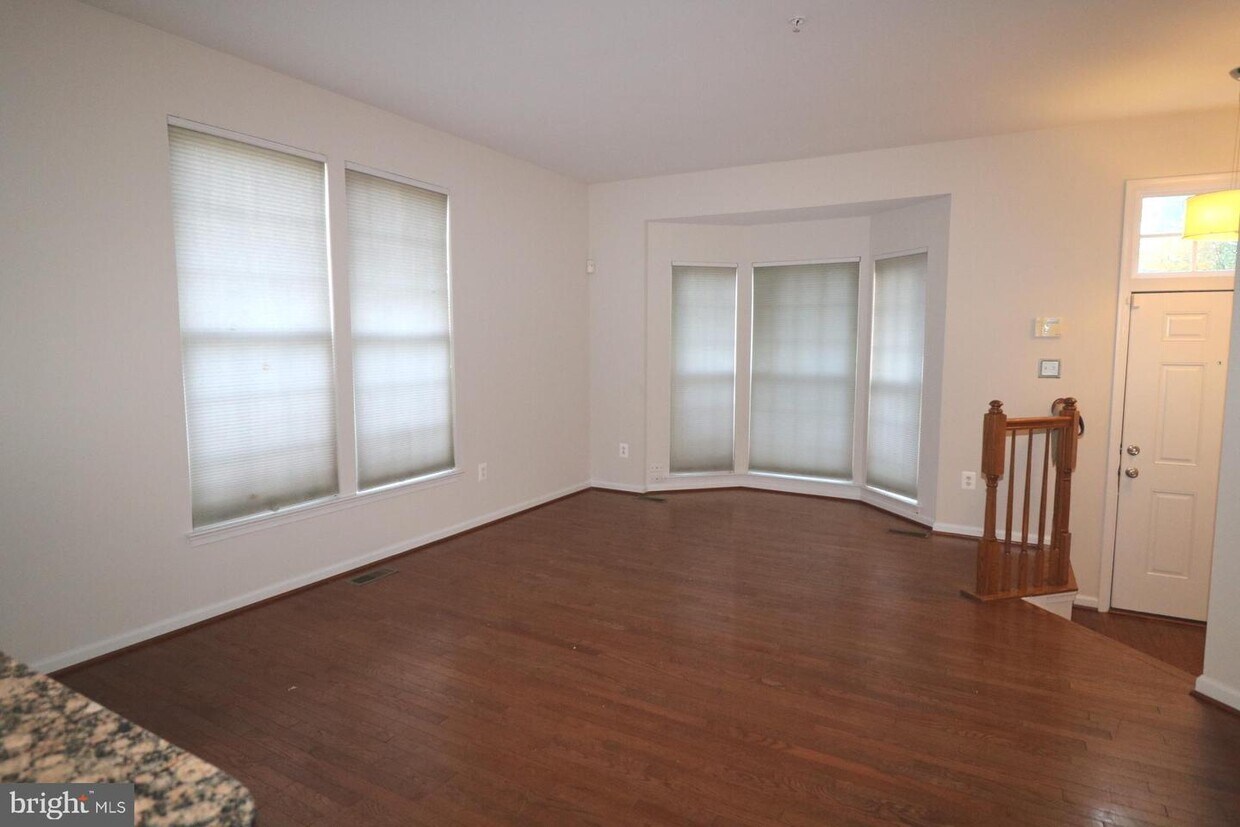 Primary Photo - 17632 Basalt Way