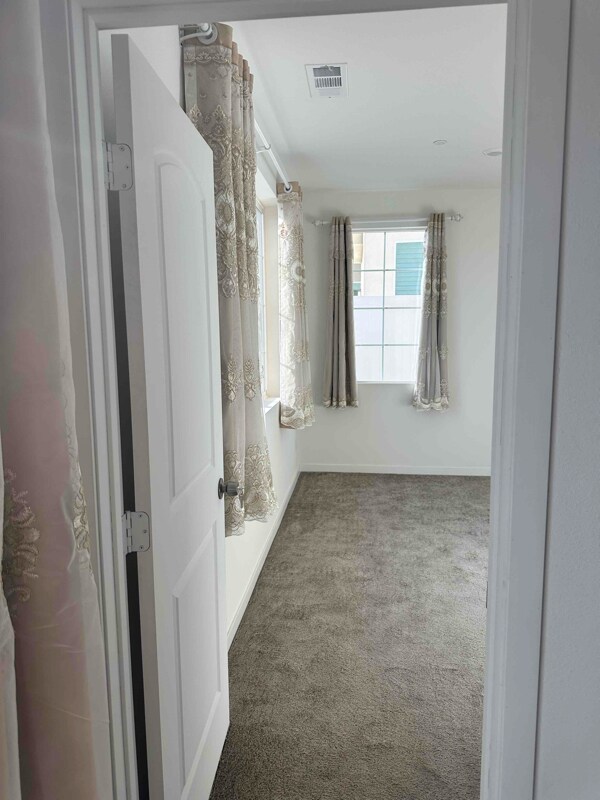 Building Photo - 2769 Lake Mendoza St