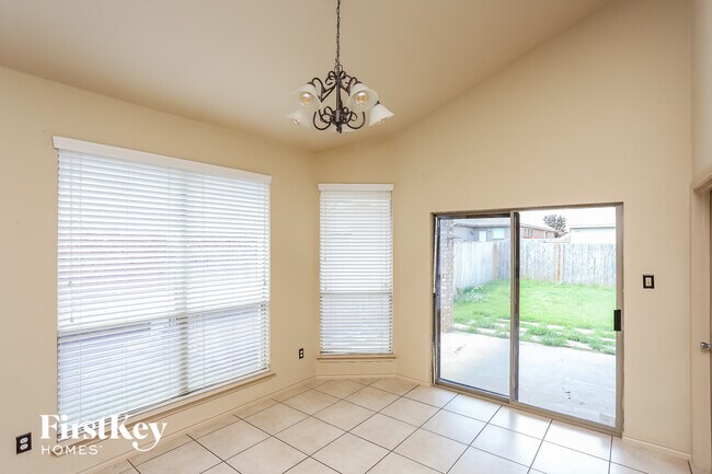 Foto del edificio - 14413 Artesia Ct