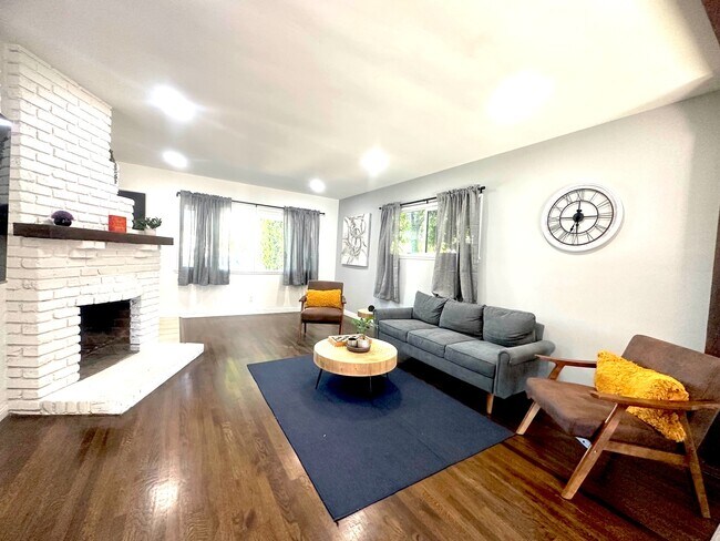 Foto del edificio - 15732 Covello St