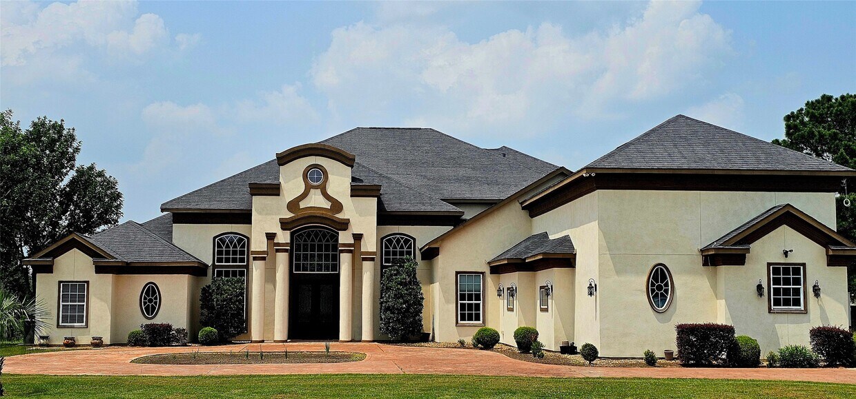 Foto principal - 943 High Meadow Ranch Dr