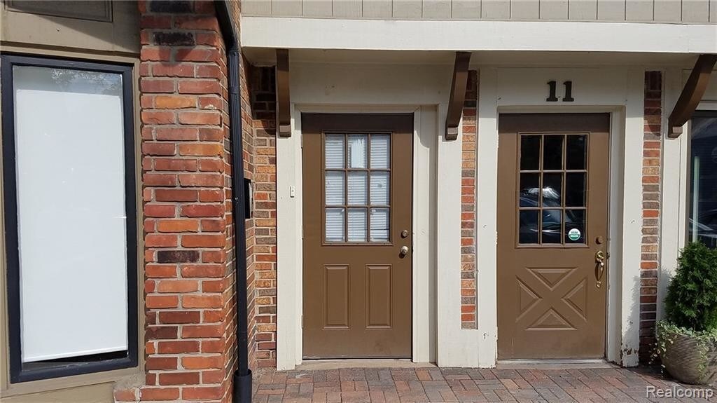 963 W Ann Arbor Trail, Plymouth, MI 48170 Condo for Rent in Plymouth