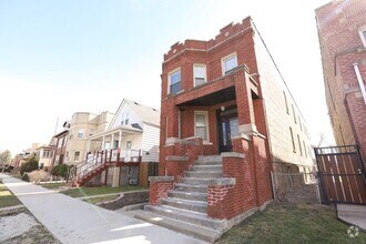 Building Photo - 5141 W Roscoe St