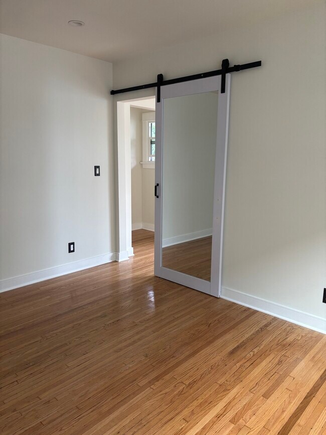 Foto del edificio - 958 2nd St