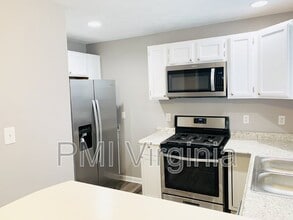 Building Photo - 3105 Brighton St