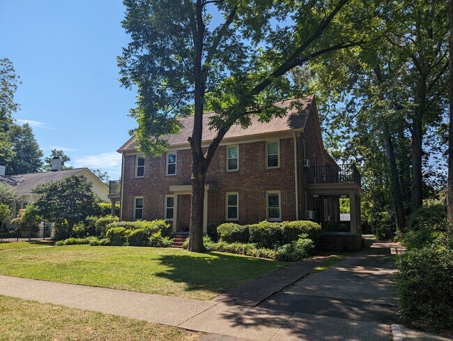 Foto del edificio - 2730 Blossom St