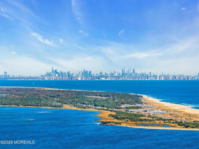 Foto del edificio - 132 Bay Ave