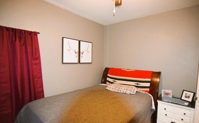 Foto del edificio - 646 Riverview Dr