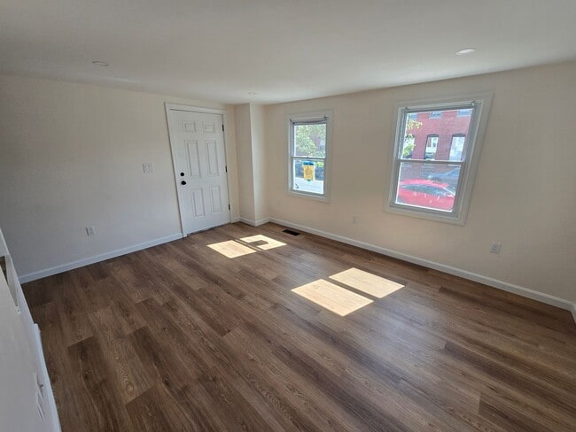 Building Photo - 10 Rantoul St
