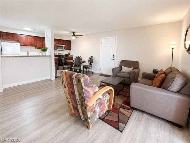 Foto del edificio - 5026 River Glen Dr