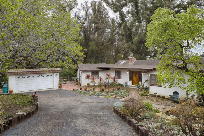 Building Photo - Beautiful home in Santa Barbara with amazi...