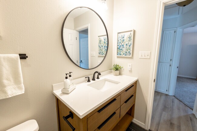 Foto del edificio - 5200 Pebblestone Dr