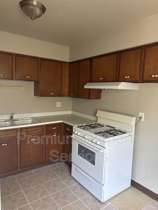 Foto del edificio - 3120 Prial Ave