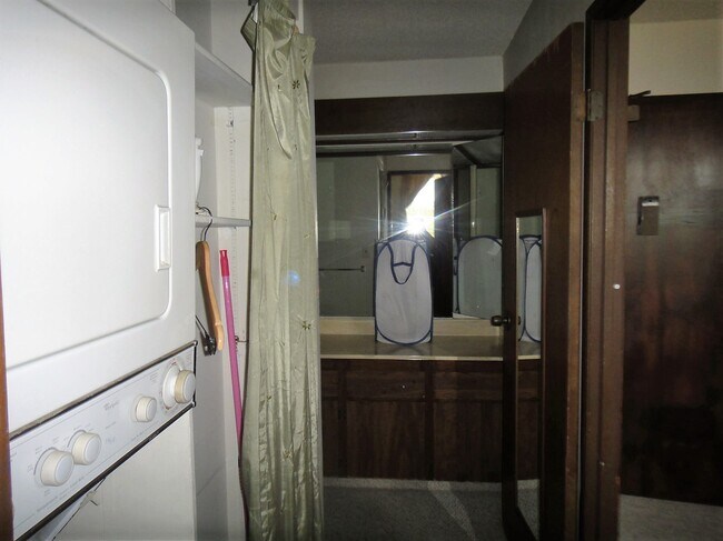 Washer/Dryer - Bathroom - 98-450 Koauka Loop
