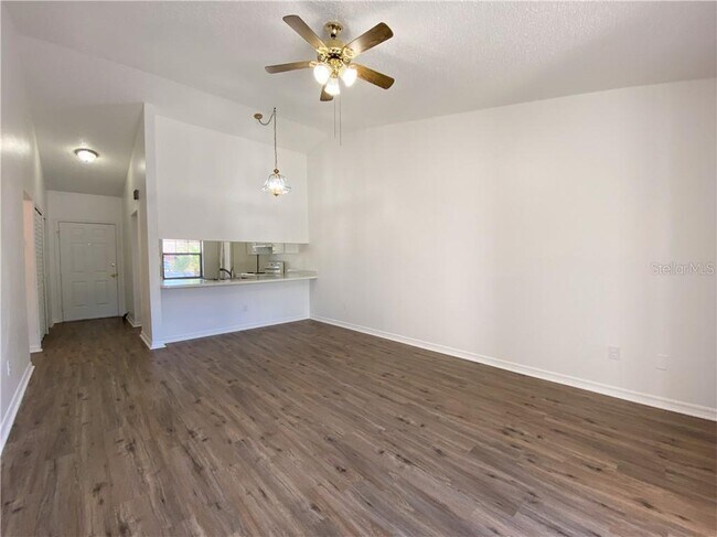 Building Photo - 1376 Hendren Dr