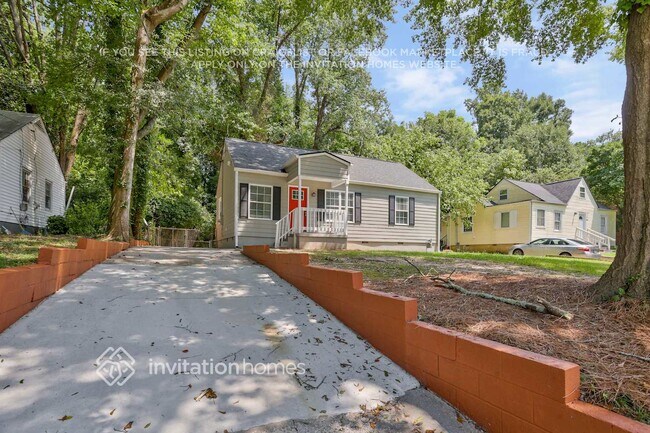 Foto del edificio - 411 Forrest Ridge Dr NW