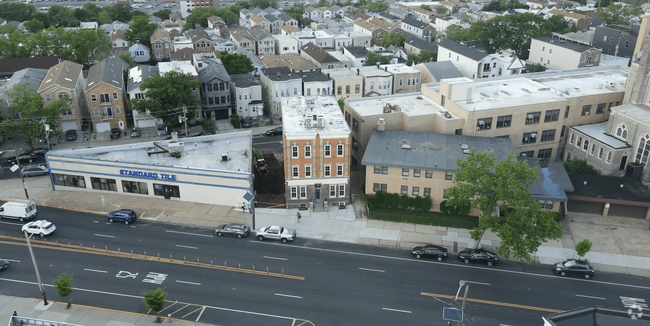 Building Photo - 3539 Kennedy Blvd