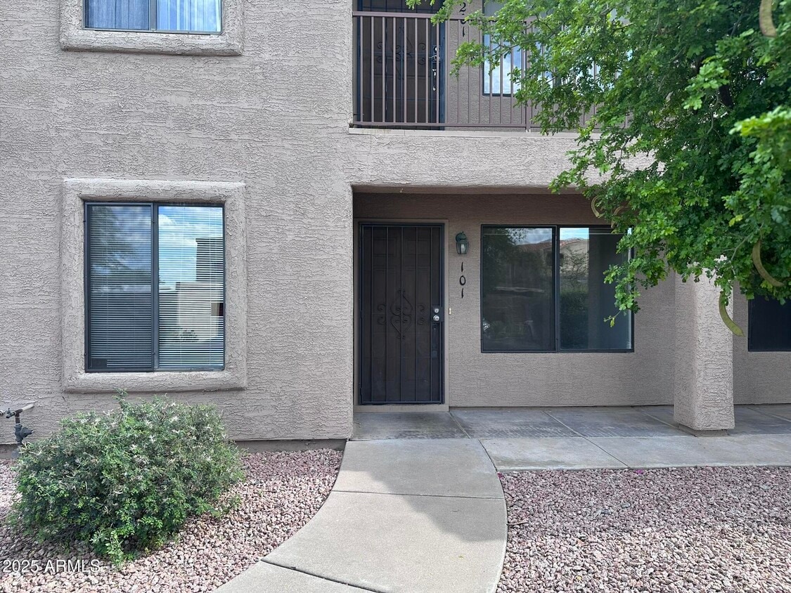 Primary Photo - 13636 N Saguaro Blvd
