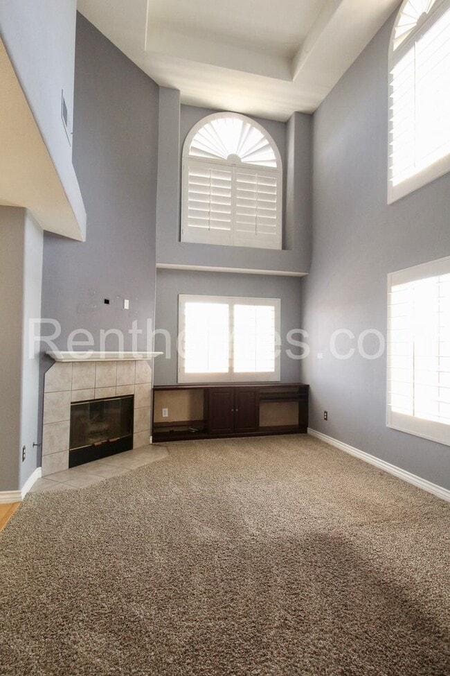 Building Photo - 12818 Carriage Heights Way
