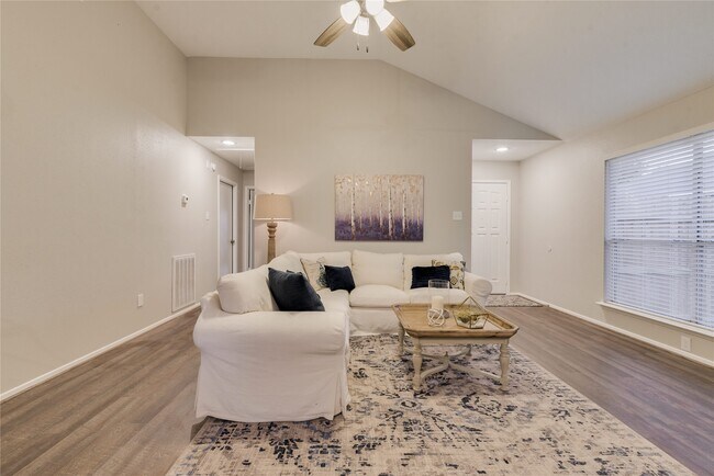 Building Photo - 6714 Mistflower Ln