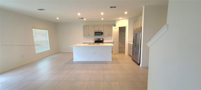 Building Photo - 218 Zircon