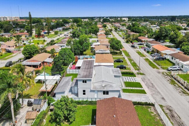 Foto del edificio - 3071 NW 186th Terrace