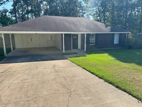 Building Photo - 106 Sandhurst Cir
