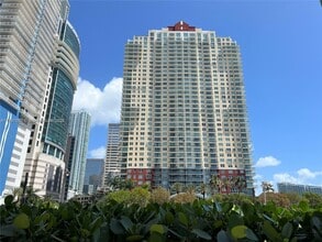 Building Photo - 1155 Brickell Bay Dr