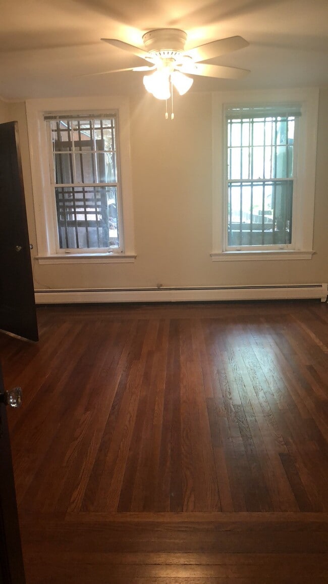 Building Photo - 256 Bradley St
