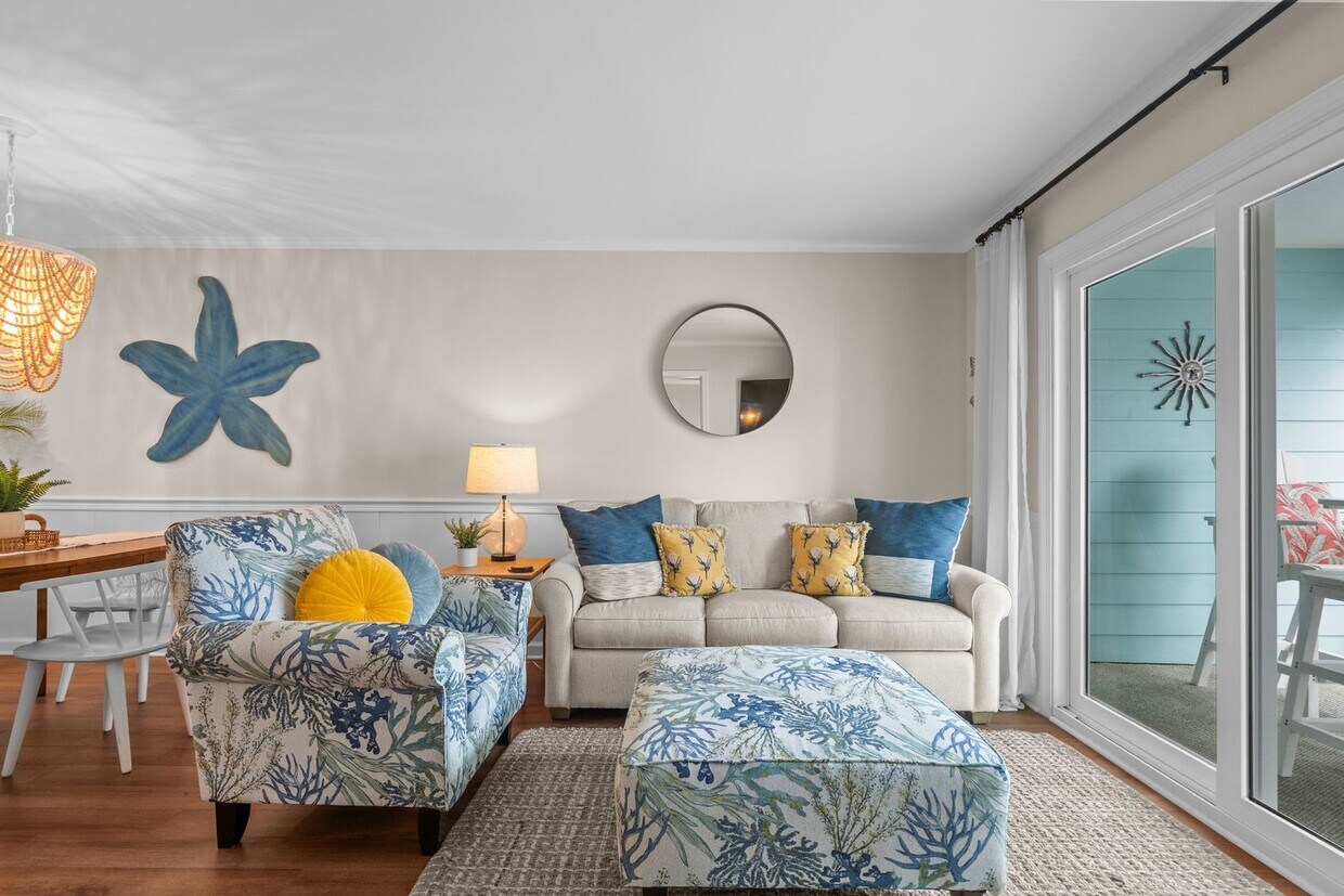 Primary Photo - Shore Thing: Seasonal Beachfront Rental (N...