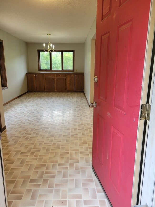 Building Photo - Single Family Home