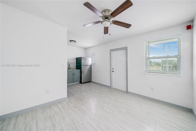 Foto del edificio - 1281 NW 61st St