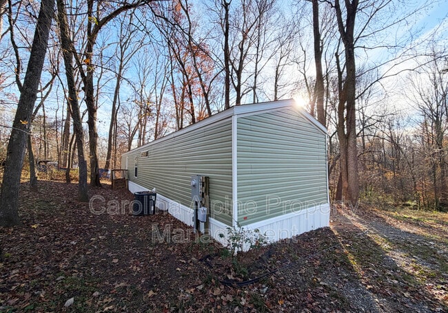 Building Photo - 786 Skylark Ln