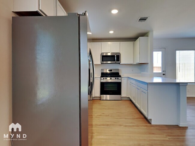 Foto del edificio - 513 Brook Terrance Ln