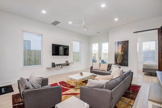 Building Photo - 4109 Hare St