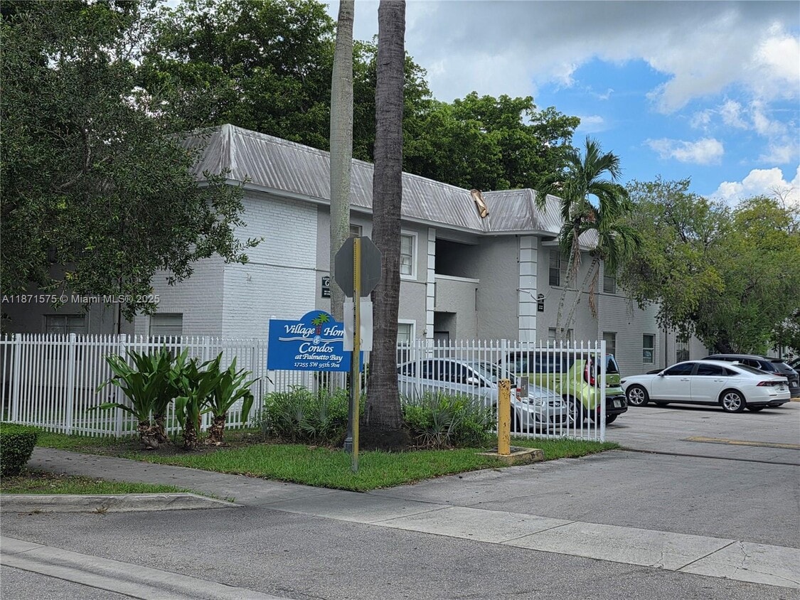 Primary Photo - 17255 SW 95th Ave