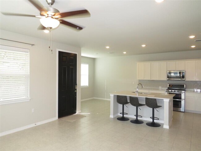 Building Photo - 121 Lafitte Dr
