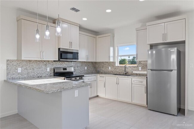 Building Photo - 2713 Brookside Bend St