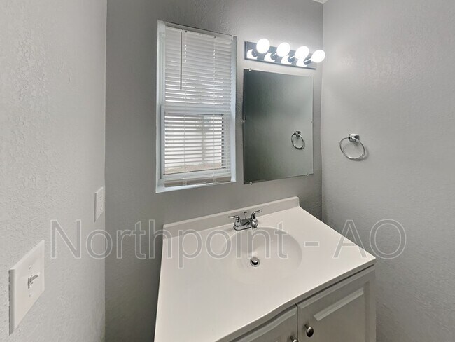 Foto del edificio - 5209 Ashmeade Rd