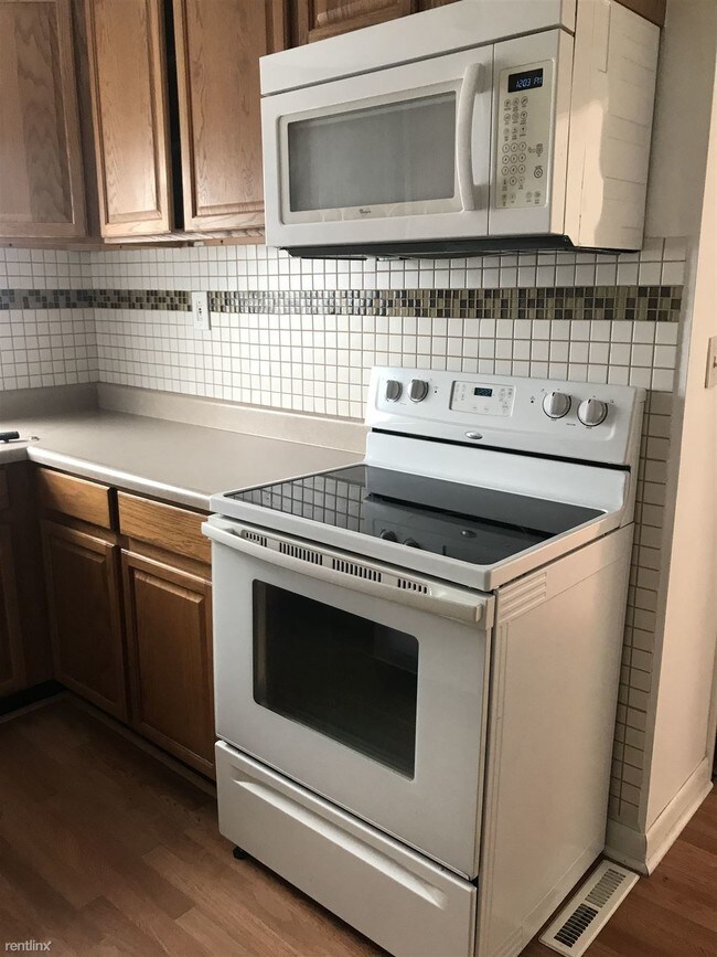 Building Photo - 2 br, 1 bath House - 126 W Monroe St